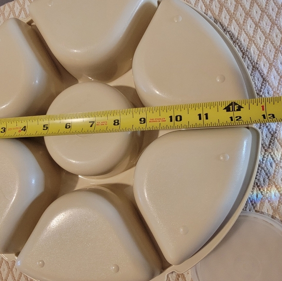 Vintage Tupperware 6-section Vegetable Tray‎ & Dip Bowl - Picture 9 of 9